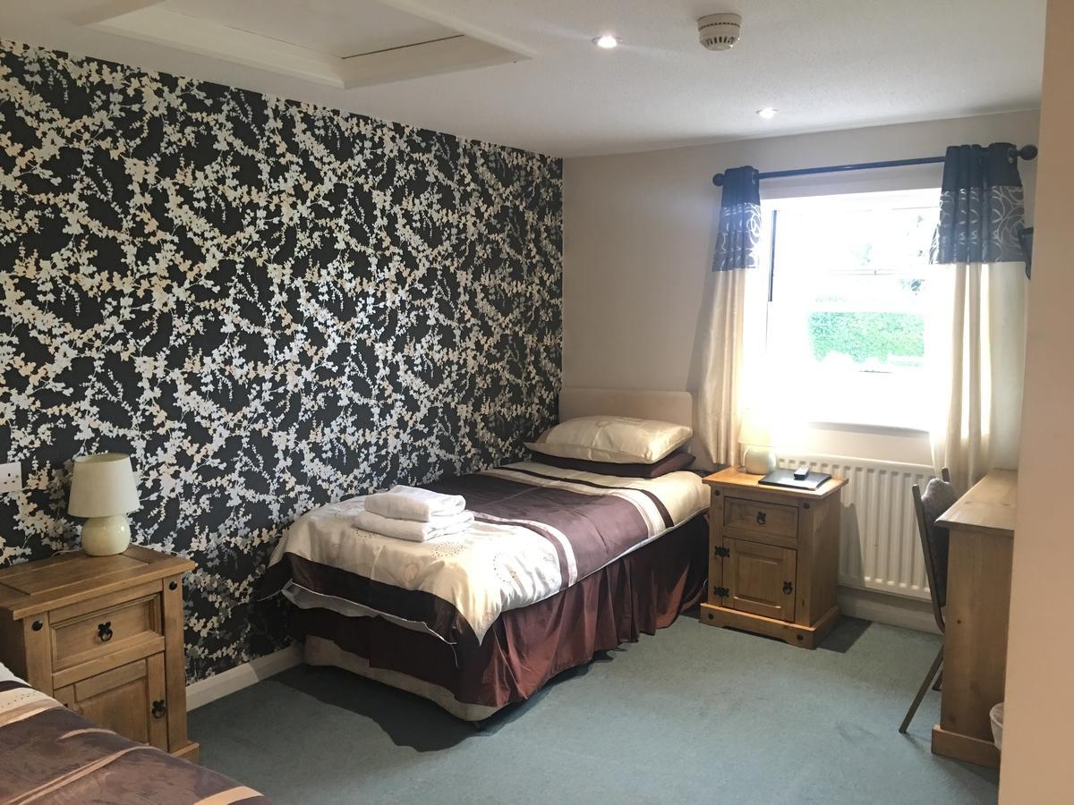 The Half Moon Otel Petersfield Dış mekan fotoğraf