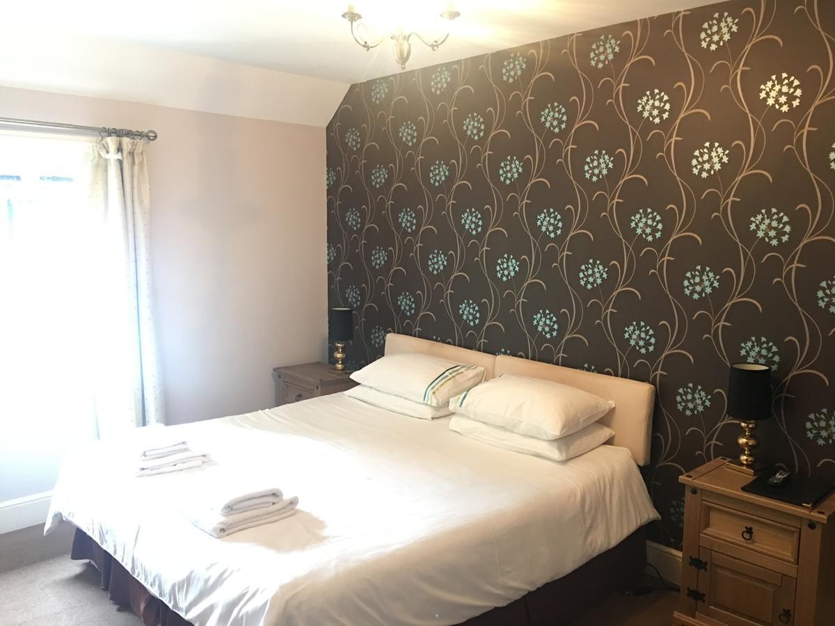 The Half Moon Otel Petersfield Dış mekan fotoğraf